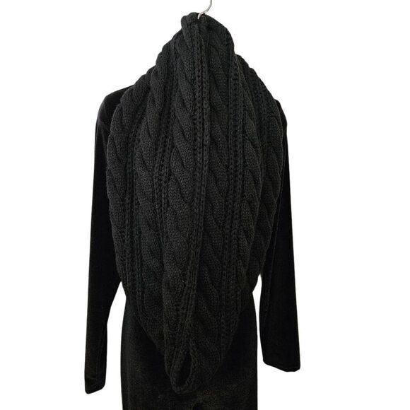 Large Cable Knit Black Infinity Scarf - Picture 1 of 4